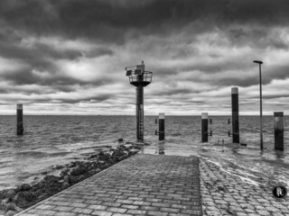 Wolken und Wasser